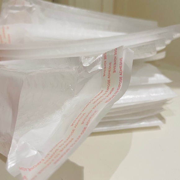 22 PCS Waterproof Poly Bubble Mailer-Pearl White - Picture 5 of 7